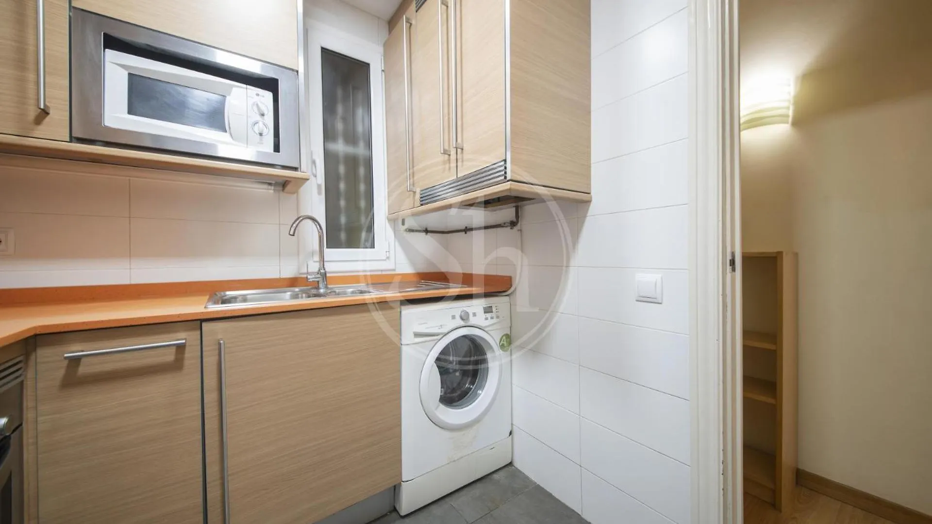 Bonito Apartamento En Poble Sec Barcelona España